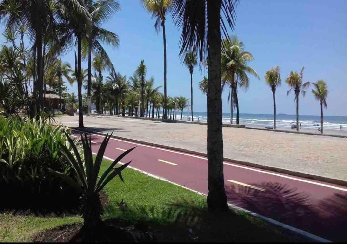 Lindo Apto 300M Praia Da Ocian E Centro - Vista Mar- Varanda Sacada - Wi-Fi 300 Mbps - Vaga De Garagem - Acomoda Ate 6 Pessoas Apartment ปรายากรันเด ภายนอก รูปภาพ